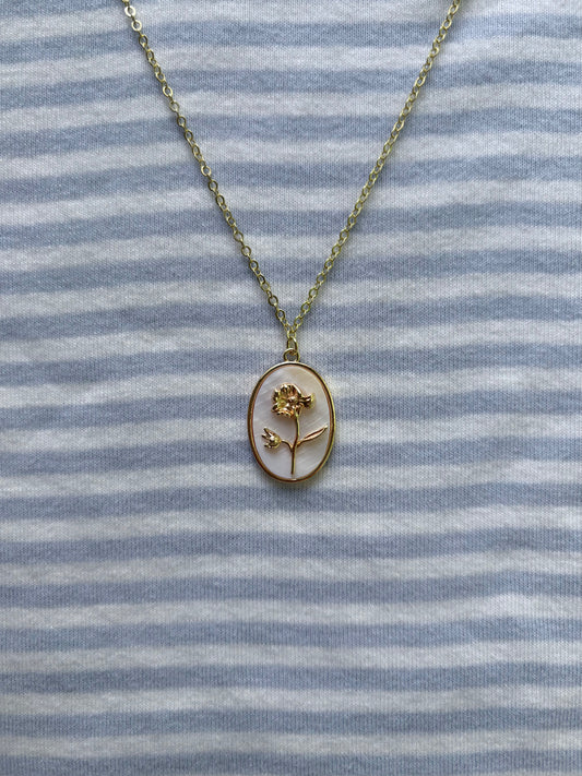 Oval flower pendant
